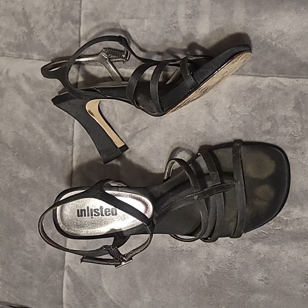 Black strappy heels 6M